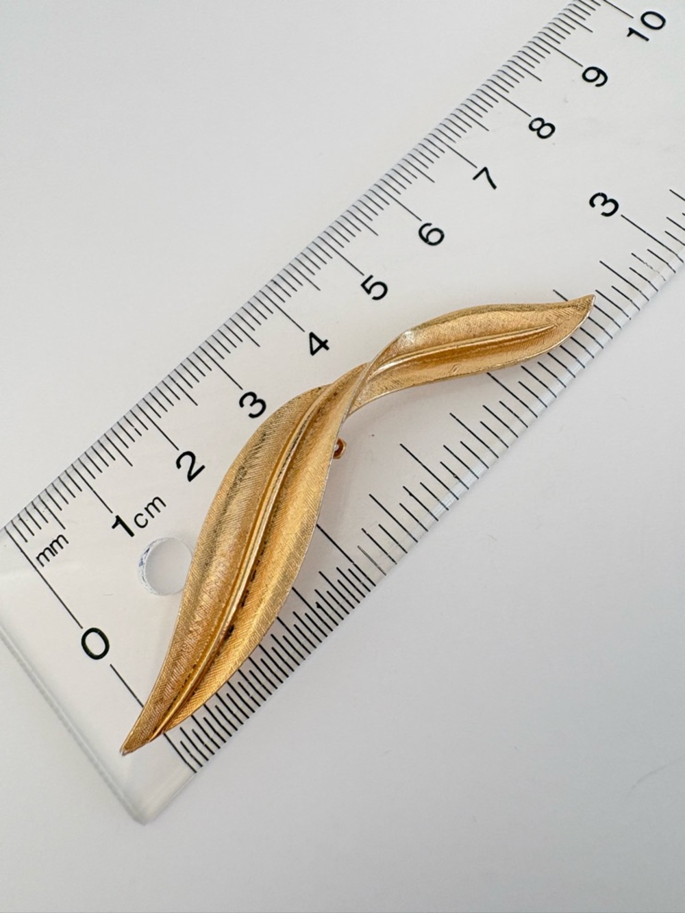 Gold Leaf Sculptural Brooch Textured Gold Tone Statement Pin - Picture 2 of 11